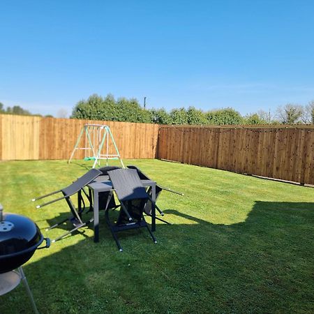 Brownstown Spacious Curragh 2-Bed Apartment With Own Entrance מראה חיצוני תמונה