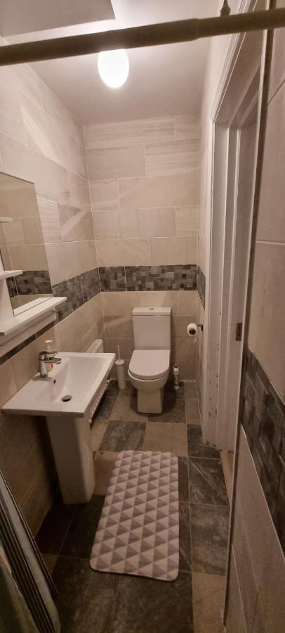 Brownstown Spacious Curragh 2-Bed Apartment With Own Entrance מראה חיצוני תמונה