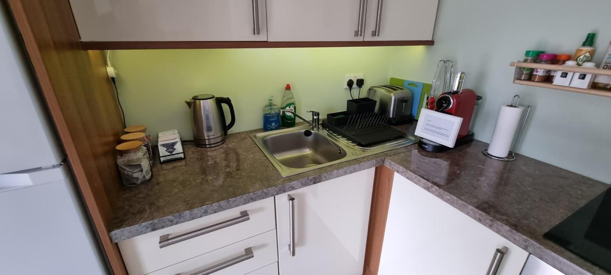 Brownstown Spacious Curragh 2-Bed Apartment With Own Entrance מראה חיצוני תמונה
