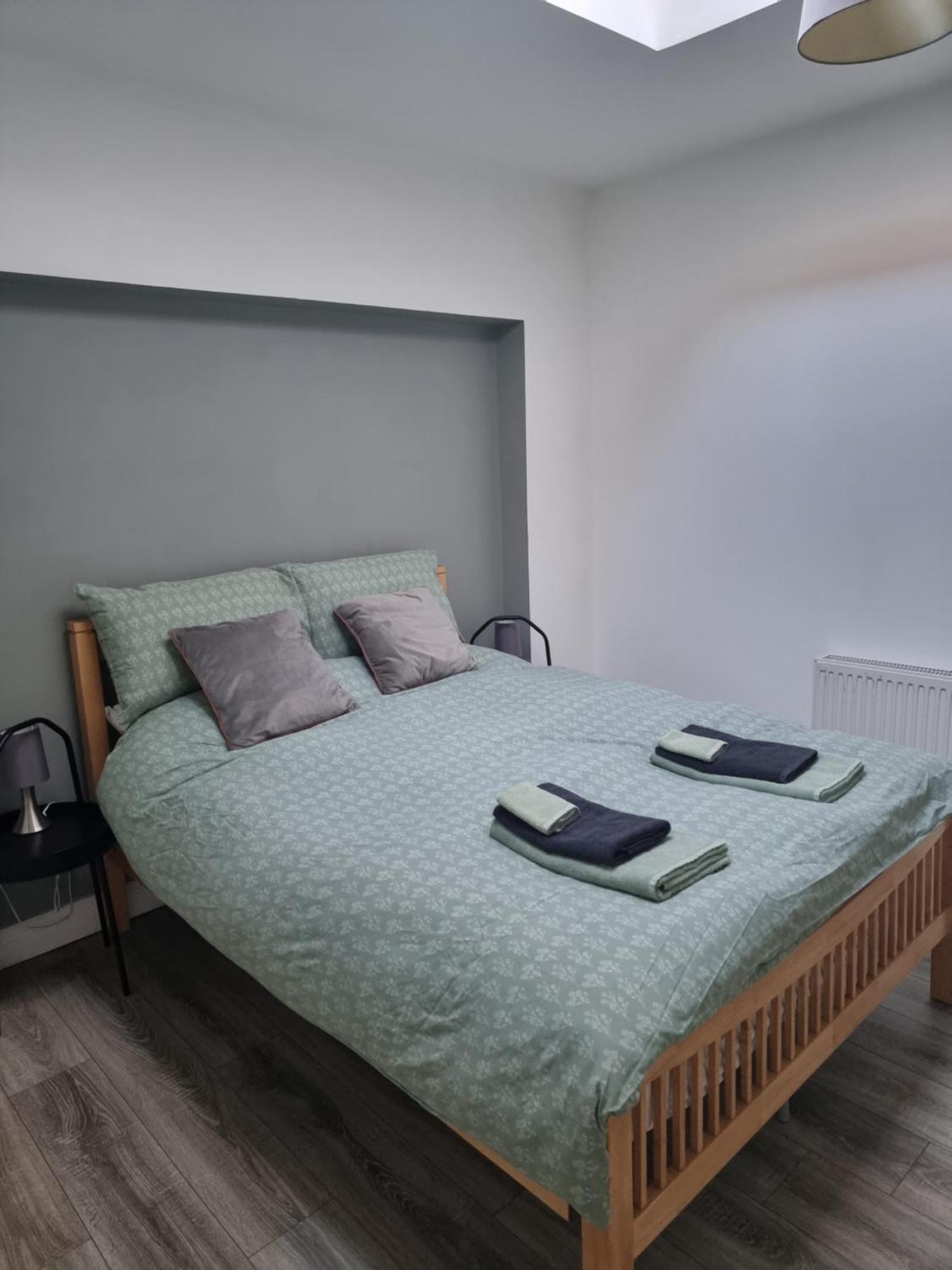 Brownstown Spacious Curragh 2-Bed Apartment With Own Entrance מראה חיצוני תמונה