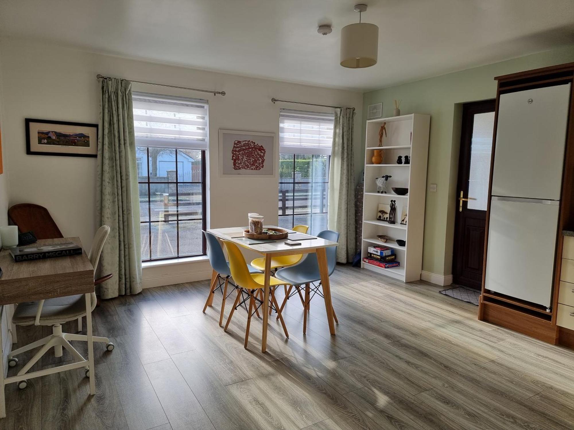 Brownstown Spacious Curragh 2-Bed Apartment With Own Entrance מראה חיצוני תמונה